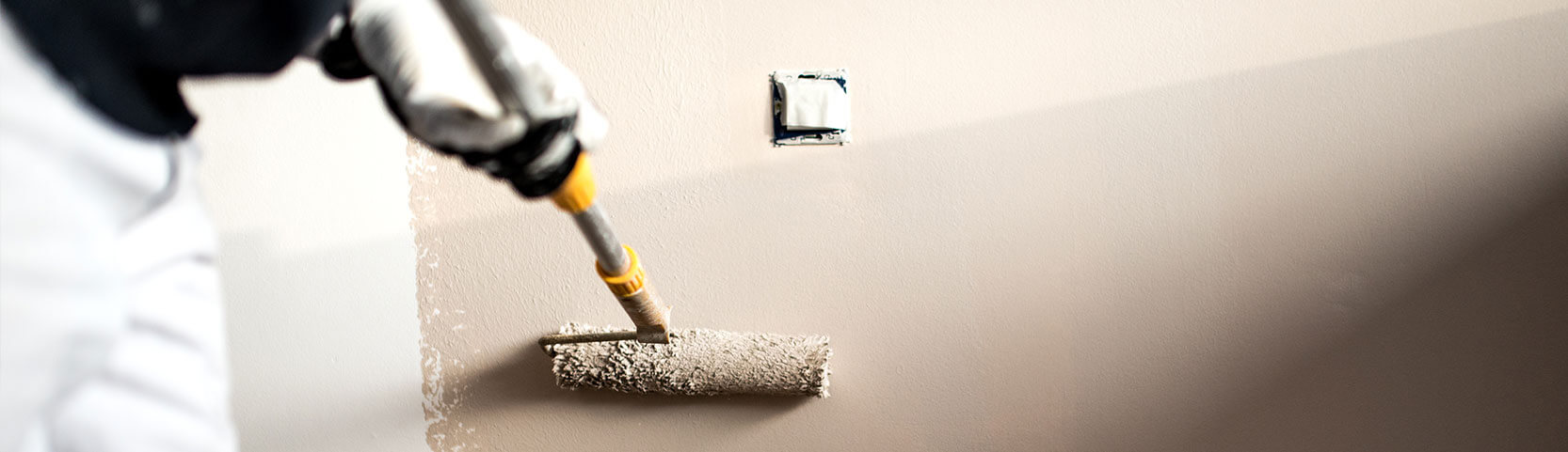 Seamless wall painting
